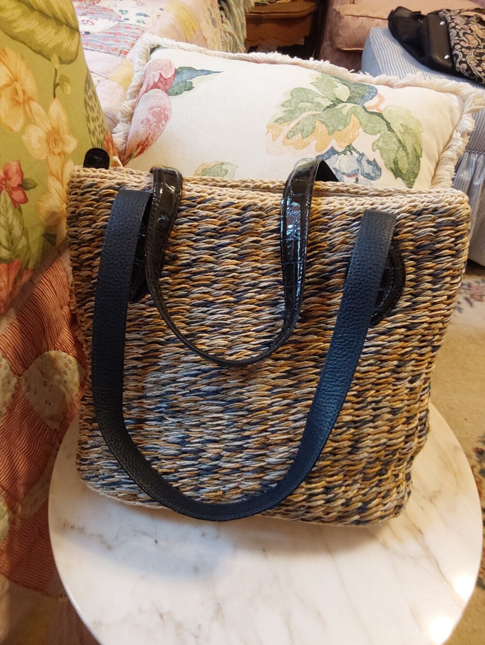 NWOT Brighton Beige Woven Shoulder Bag, Gold Hardware, Heart Hangtag - Picture 3 of 10